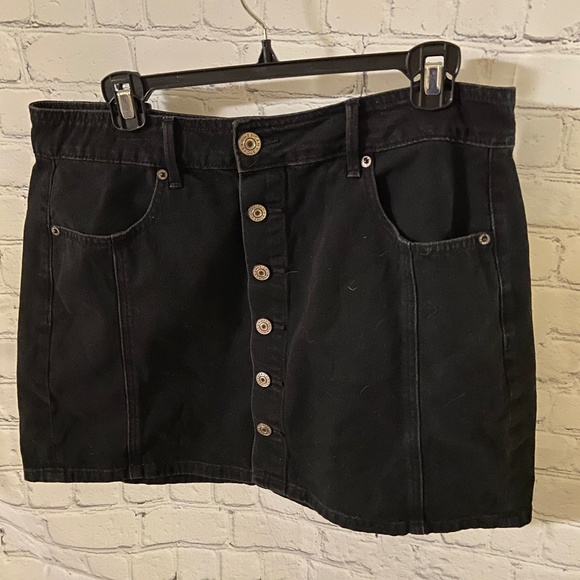 American Eagle Outfitters Dresses & Skirts - Ladies  Women's size 12 Black denim skirt button down front